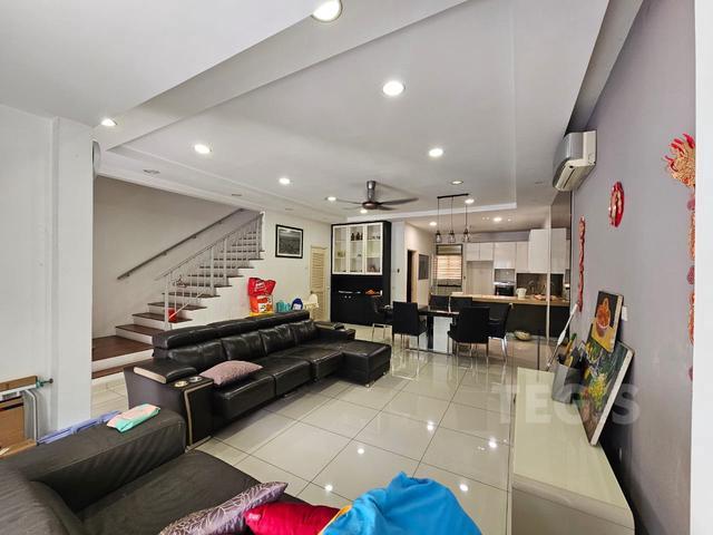 Kota Kemuning double storey Fully Renovated front and back extended