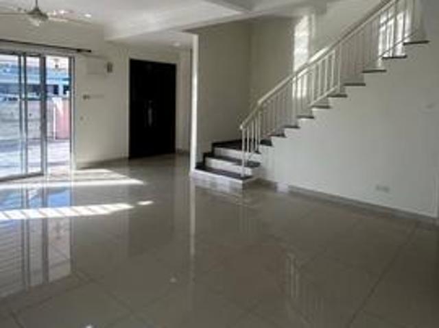 KOTA KEMUNING Shah Alam 2 Storey E NDLOT House For Rent with Airconds