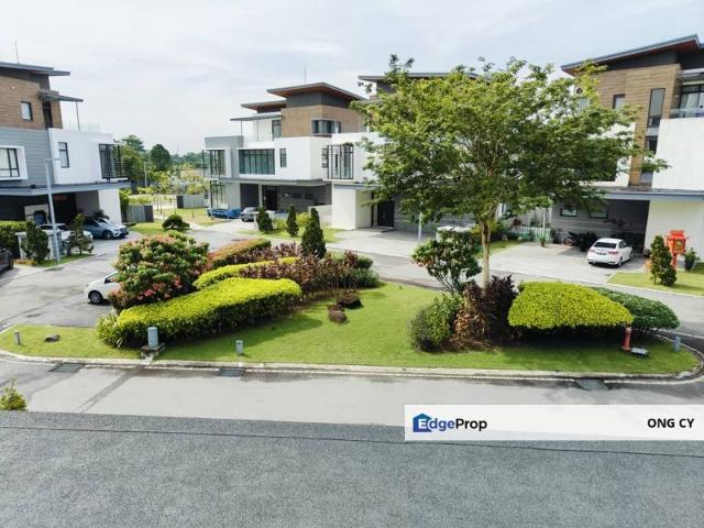Fully furnished Gated & Guarded with Facilities