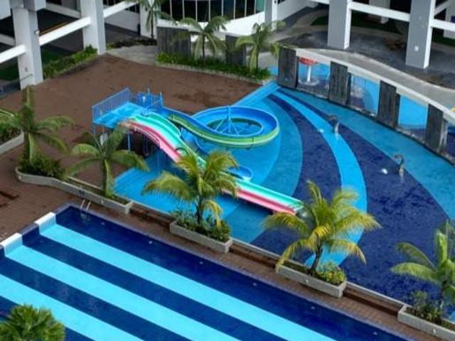 Kota Kinabalu | Balcony Room | Queen Size Bed