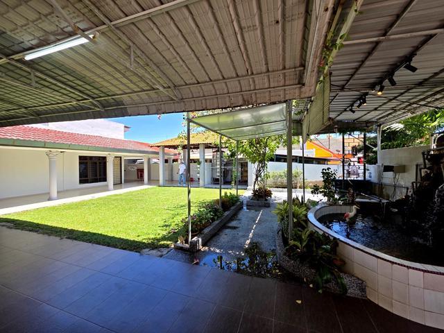 Kota Laksamana Corner Lot 15 Storey Terrace House