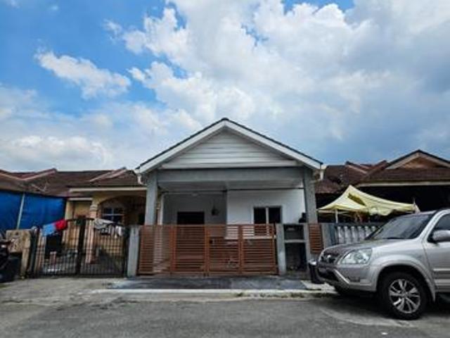 Kota Warisan near school Kip Mall KLIA Cyber Putra shops park