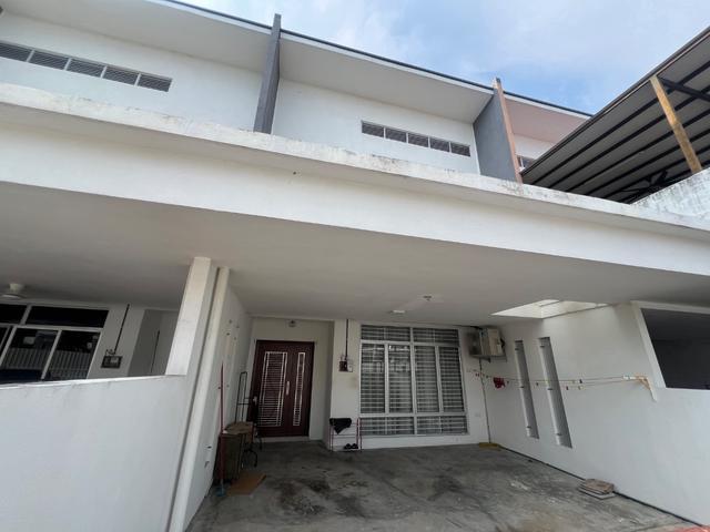 Kota Warisan partially renovated house for sale