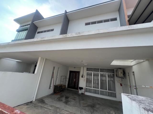 Kota Warisan partially renovated house for sale