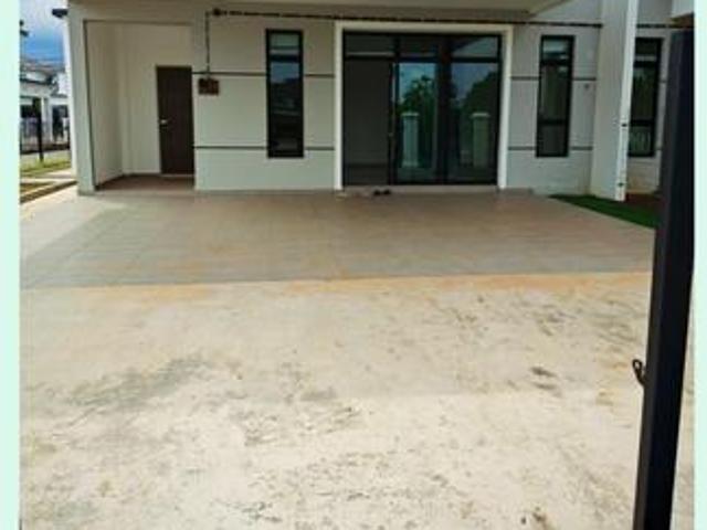 Kotasas 2Storey New And Clean House For Rent