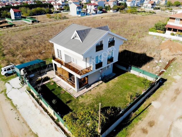 koyuncu Gyrm^yeniçiftlik'te 310m2 İskanlı Müstakil 5+1lüx Villa