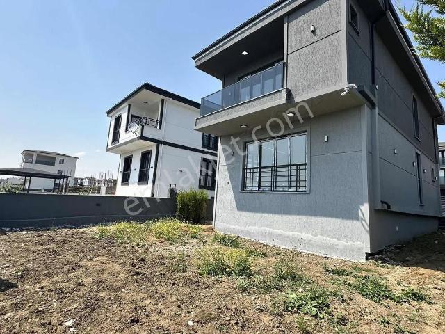 koyuncu Gyrm^yeniçiftlikte Deniz Manzaralı Ultra Lüx 4+1 Villa