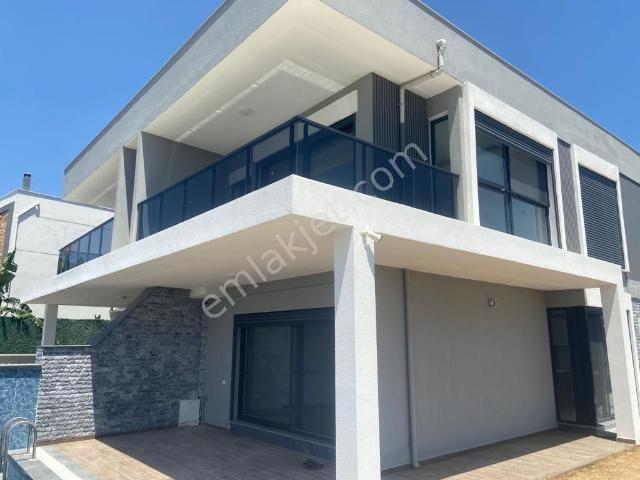 Koyuncu Group Tan Kuşadasında Havuzlu Satılık Villa