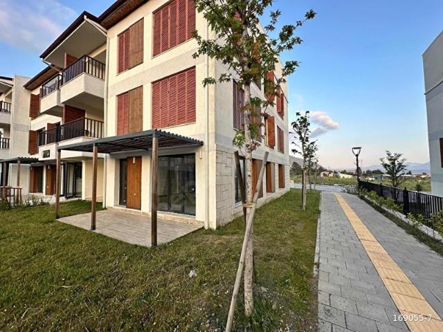 Köyceğiz Toparlar TOKİ'de Kiralık 3+1 Bahçe Katı Daire