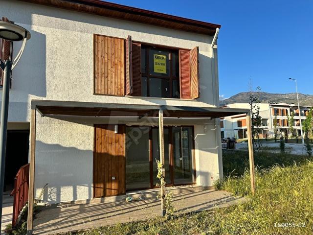 Köyceğiz Toparlar TOKİ'de üst Kat 2+1 Kiralık Daire EGE EMLAK