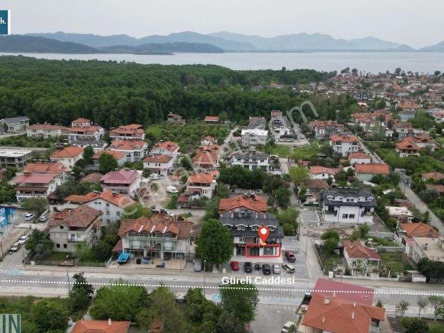 Köyceğiz'de Güreli Cd. Üzerinde Köşe Kiralık İşyeri