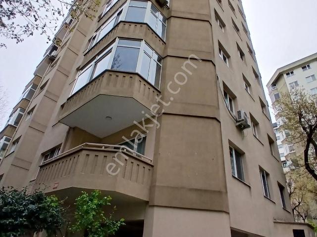 Kozyatağı'nın En Güzel Sitesinde Satılık 3+1 Daire