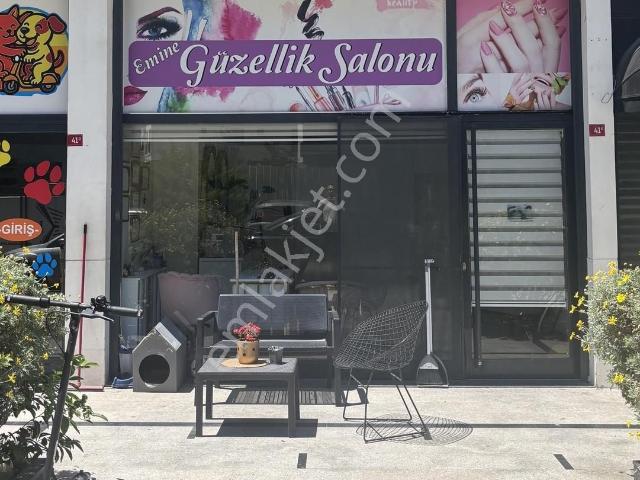 Kozyatağı Gazi Ethempaşa Sokak Cadde Üzeri Dükkan