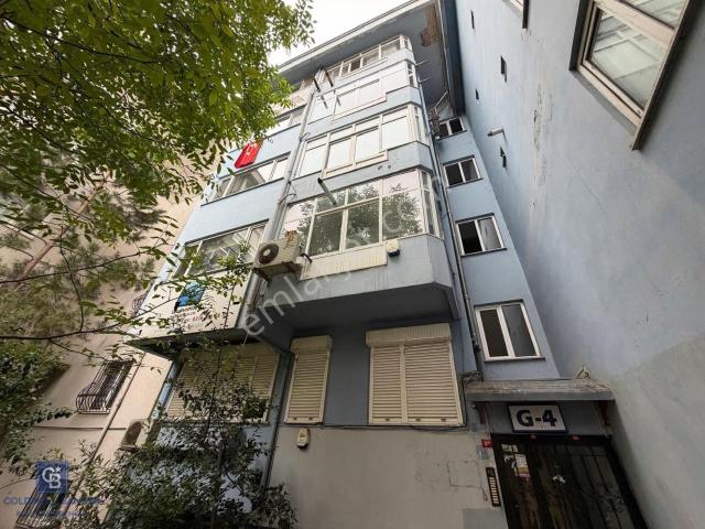 Kozyatağı Sümko Sitesinde Oturuma Hazır 'tek' 3+1/125 M2 Net