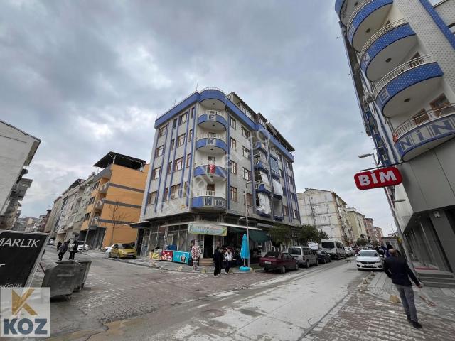 Koz Emlak'tan Rahmi Akıncı Okulu Karşısı 3+1arakat Satılık Daire