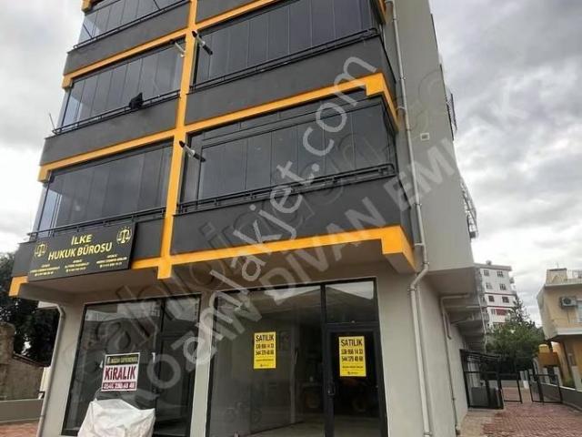 Kozan Divan Emlak'tan Arap Cami Karşısında 140 M2 Depolu İşyeri