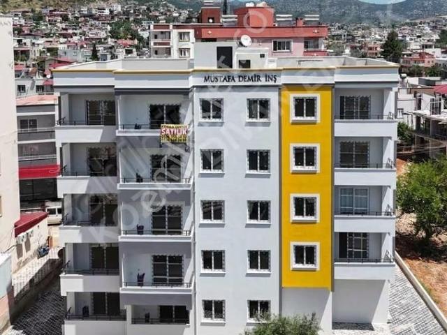 Kozan Divan Emlak'tan Hastane Kavşağında Sıfır A Kalite 4+0