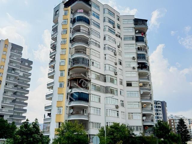 Kozan Gayrimenkul'den Işıklı Yolda Lüks 3+1 Daire
