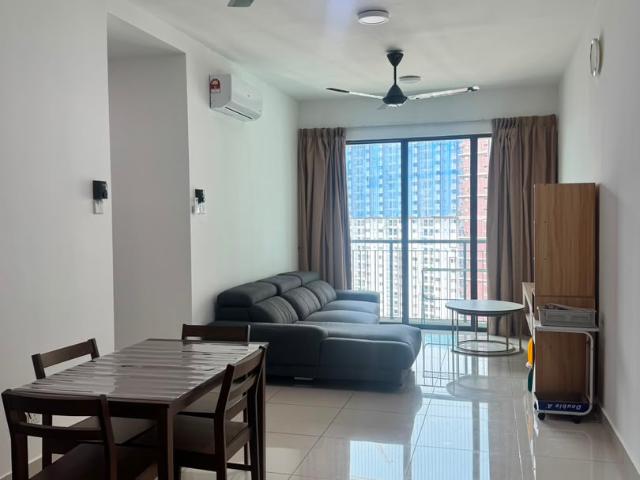 kl trader square, condominium