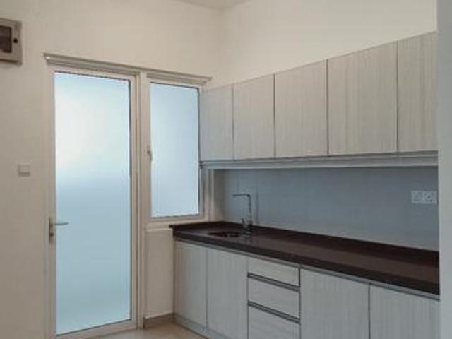 Kl traders square 4room 2bath facing outside kitchen cabinet unit