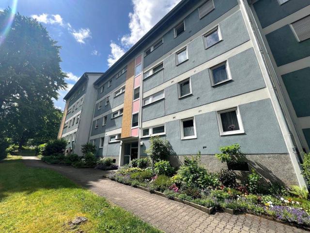 KL Bännjerrück modernisierte 3 Zimmer Eigentumswohnung im Erdgeschoss mit Balkon und Garage