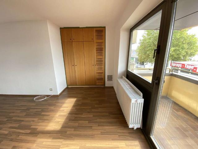 KL Nähe PRE Park, Appartement mit Pantryküche, Balkon, Stellplatz, Tageslichtbad Aufzug