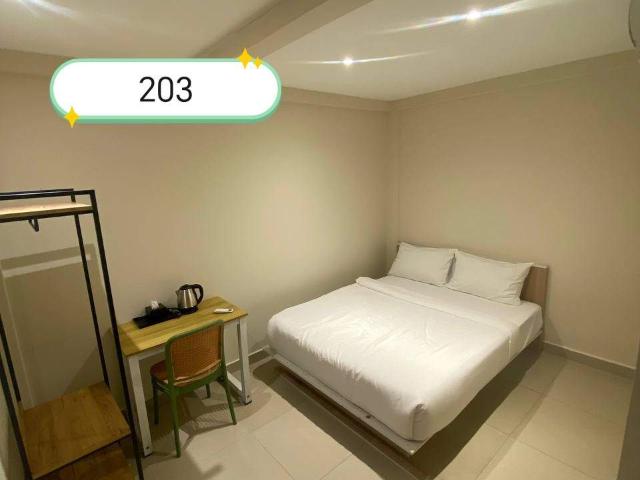 Kl student/worker furnished room rent in bintang park 5 min walk to monorial bukit bintang come with 0 deposit