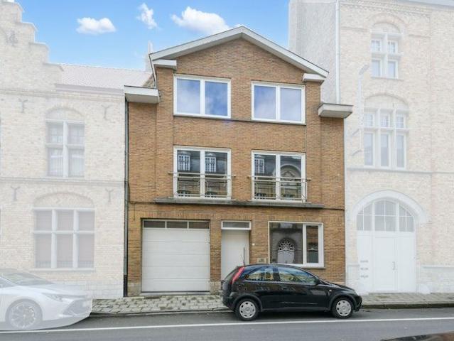 Kloeke woning met garage en tuin!