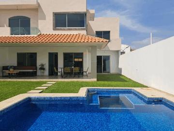 KLOSTER 13 CASAS NUEVAS SOLAS CON DOBLE CASETA DE VIGILANCIA. ELIZABETH HICKIE CEL. 7771131904