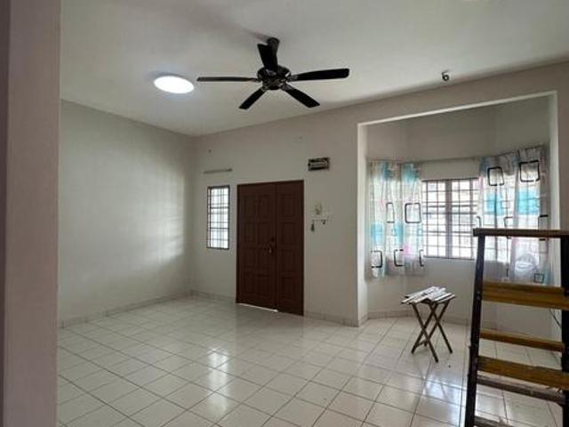 klang Bandar puteri corner house for rent no COA