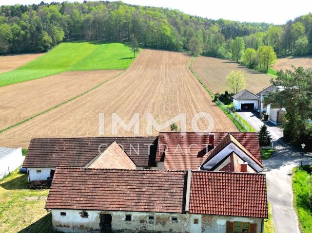 Historischer Vierkanthof mit einzigartigem Innenhof Ihr Freiluft Wohnzimmer wartet!