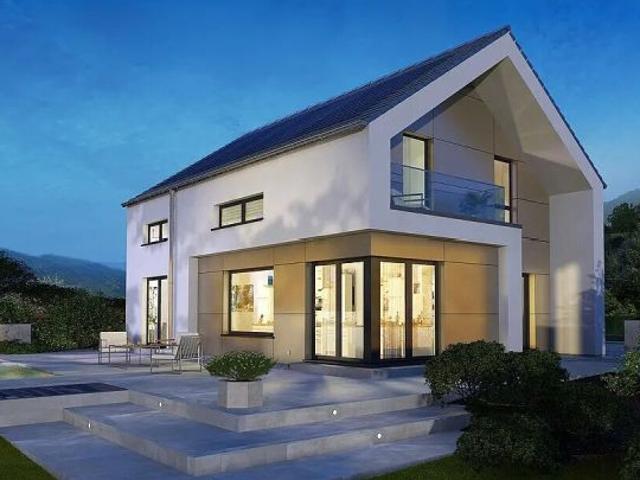 Klassisch und stilvoll 2 geschossiges Einfamilienhaus