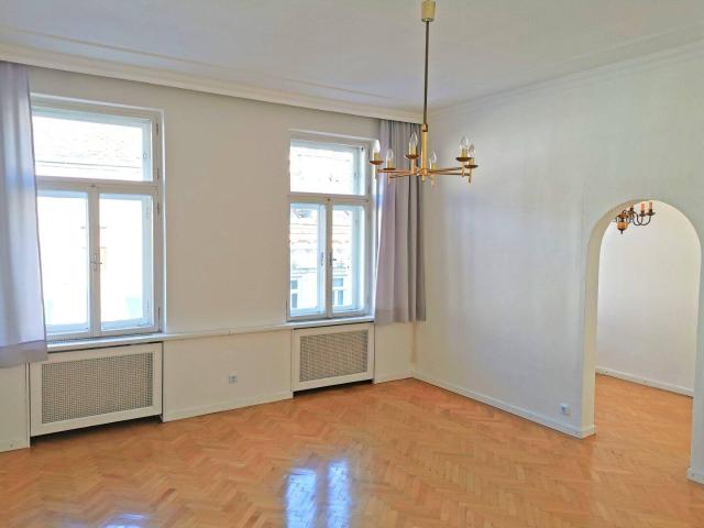 Klassische schöne Altbau Wohnung