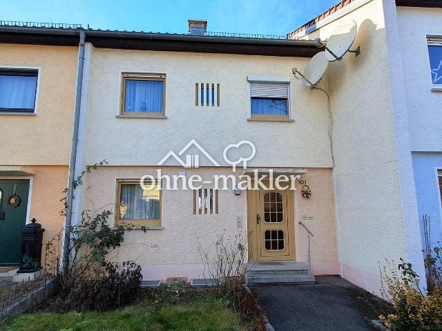 Klassisches Reihenmittelhaus mit zus. 32m² DG Zimmer in Kirchheim unter Teck, Ötlingen