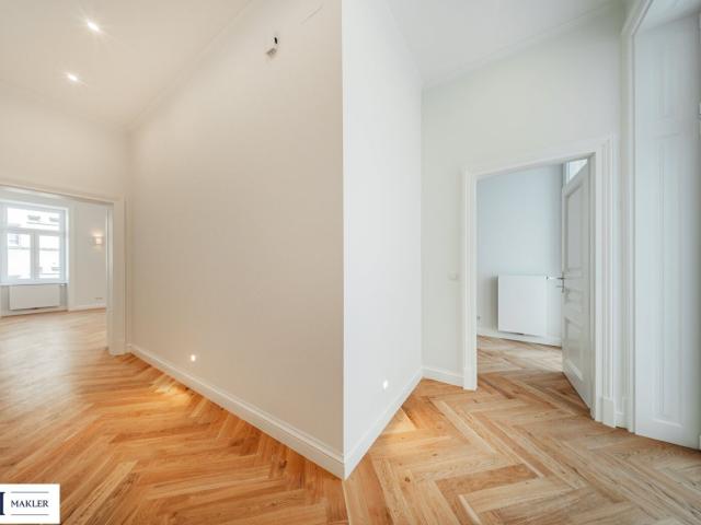 Klassischer Altbau, moderner Komfort: 3 Zimmer Erstbezug
