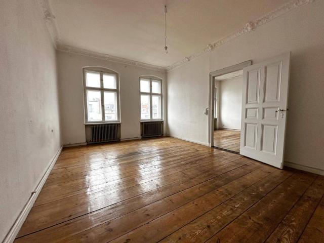 Klassischer Altbau renovierungsbedürftig in Berlin Charlottenburg