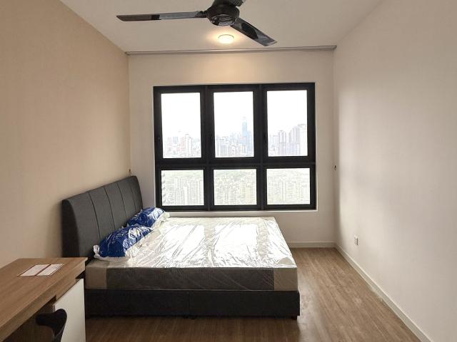 KLCC/TRX VIEW5 MINS WALK TO MRT MALURIMaster Room at M Vertica KL City Residences, Cheras