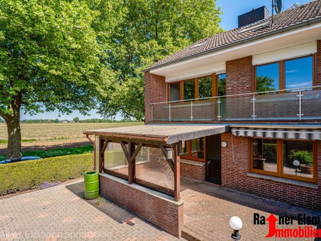 Kleve: Charmante Doppelhaushälfte mit Garage in Kleve Kellen