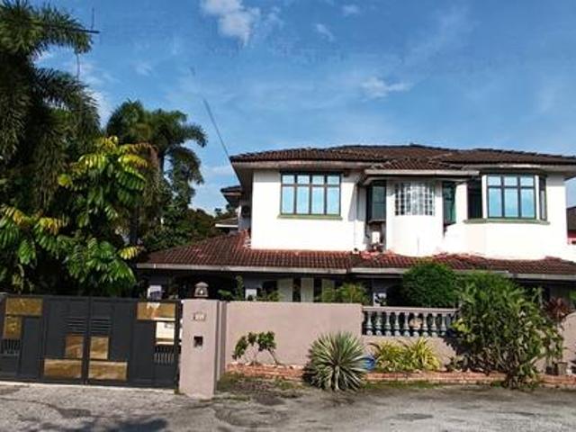 Klebang Double Storey Bungalow 6 BR 7 BA Fully Furnished