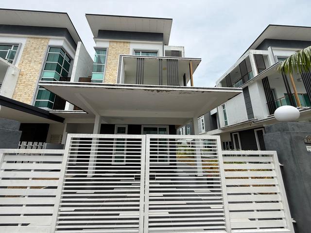 Klebang Utama 3 Storey Semi D Furnish near Limbongan Tanjung Kling