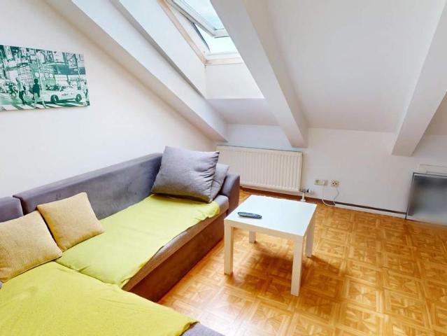 Kleine 3 Zimmer Dachgeschosswohnung im Zentrum von Lambach auch für ANLEGER