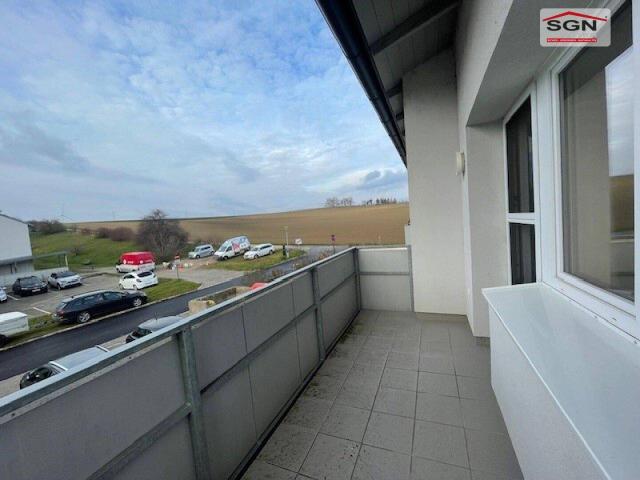 Kleine 1 Zimmer Gemeindewohnung mit Loggia in ruhiger Lage in Dürnkrut, Kosten inklusive Heizung