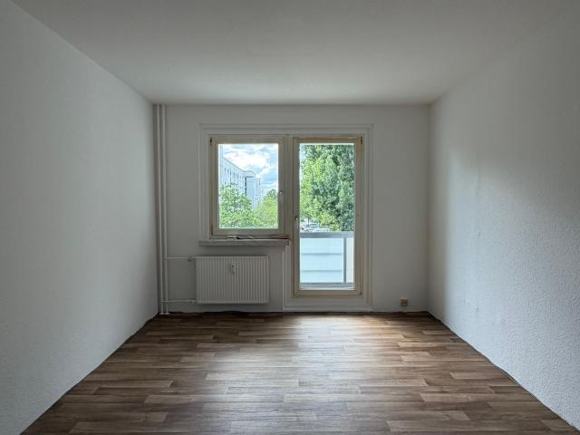 Kleine Perle in neuem Glanz saniertes Single Apartment mit Balkon und Wannenbad!