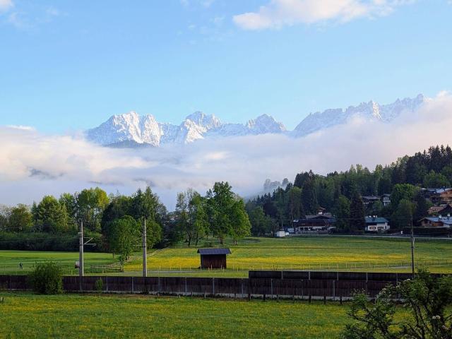 Kleine Wohnung, große Aussicht – Möblierte Garçonnière in Kitzbühel