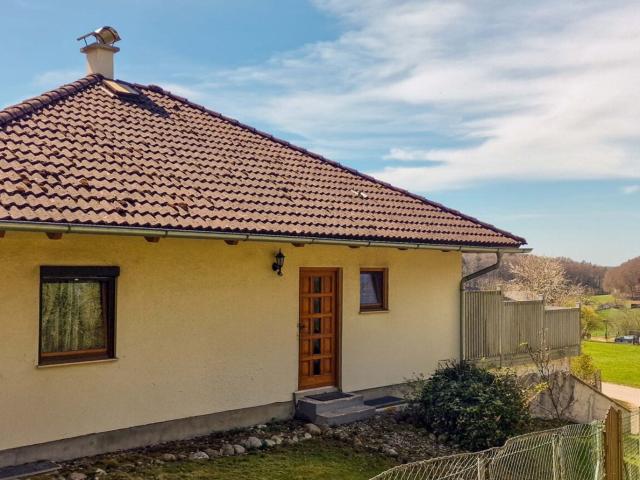 Kleiner Bungalow am Land in bester Aussichtslage, 35 km nördlich von Salzburg