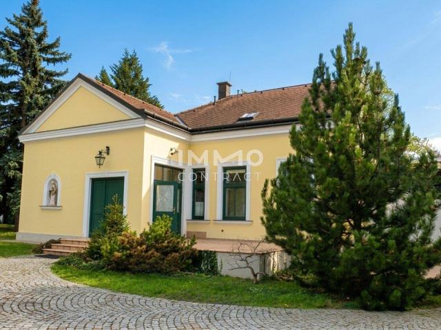Kleines Miethaus mit Garten und Parkplätzen mitten in Mödling