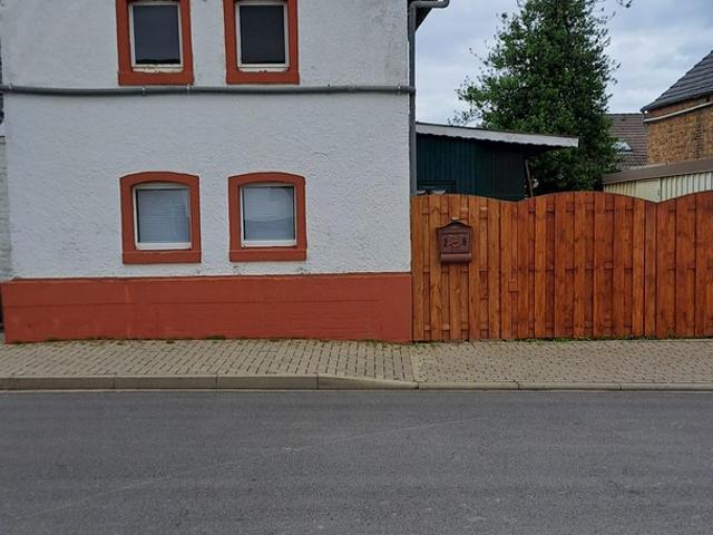 Kleines Einfamilienhaus HANDWERKER ZU MIR