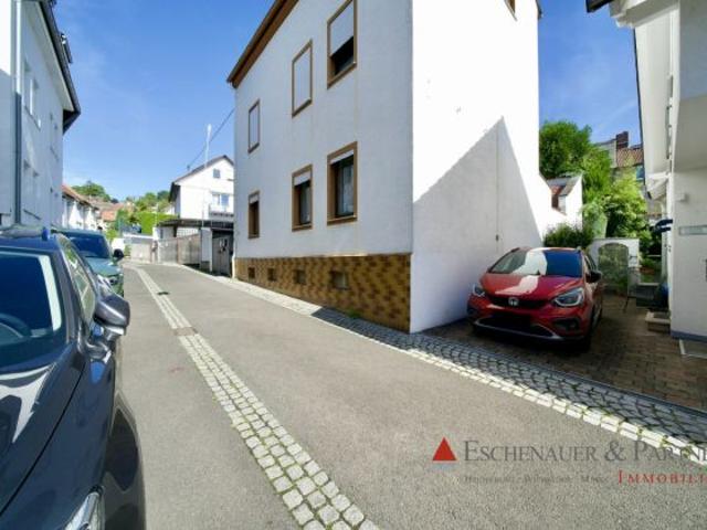 Kleines, gemütliches drei Familienhaus im Ortskern von Wiesbaden Dotzheim!