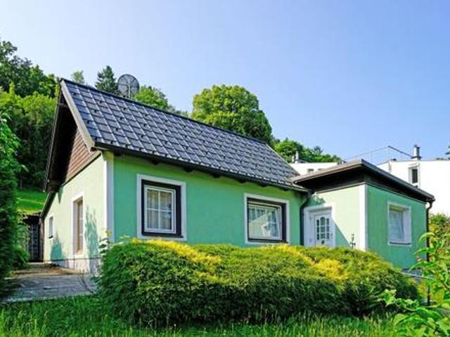 Kleines Haus auf tollem Grundstück in Top Aussichtslage
