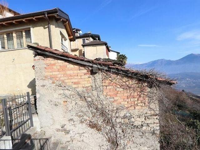kleines Rustico zum Ausbauen an herrlicher Aussichtslage / small rustic house to renovate